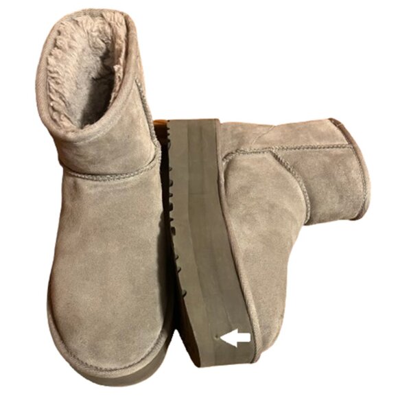 UGG Classic Ultra Mini 50mm suede platform boots - Picture 8 of 8